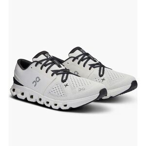 On Running womens Lightweight Running Shoes - White/Black